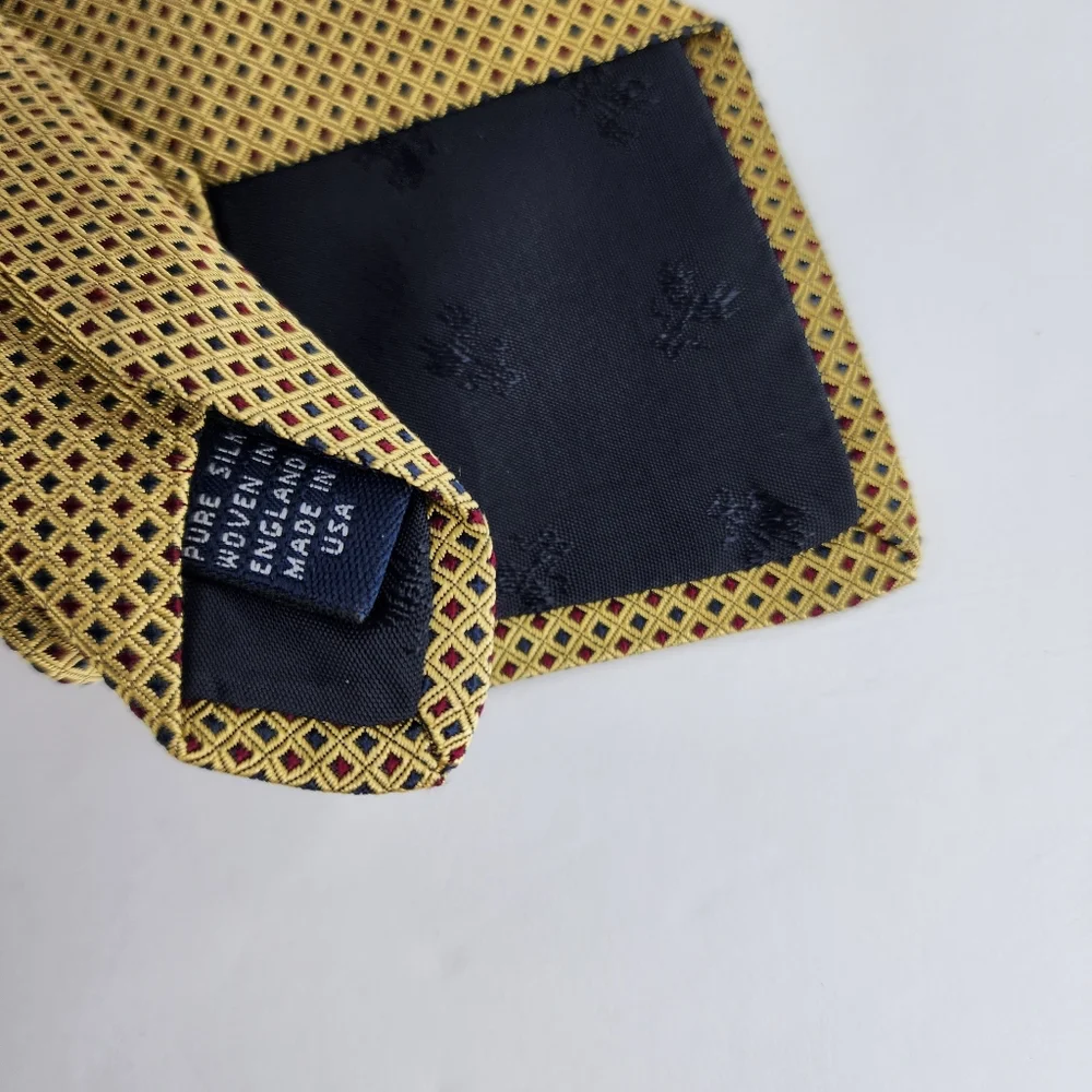 BROOKS BROTHERS MAKERS  Gold Silk Tie.